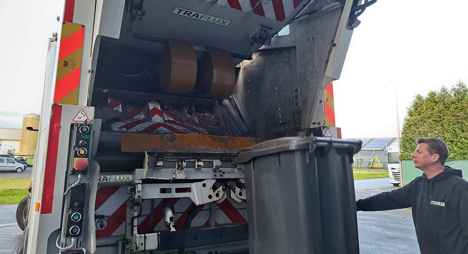 Lediging van een rolcontainer