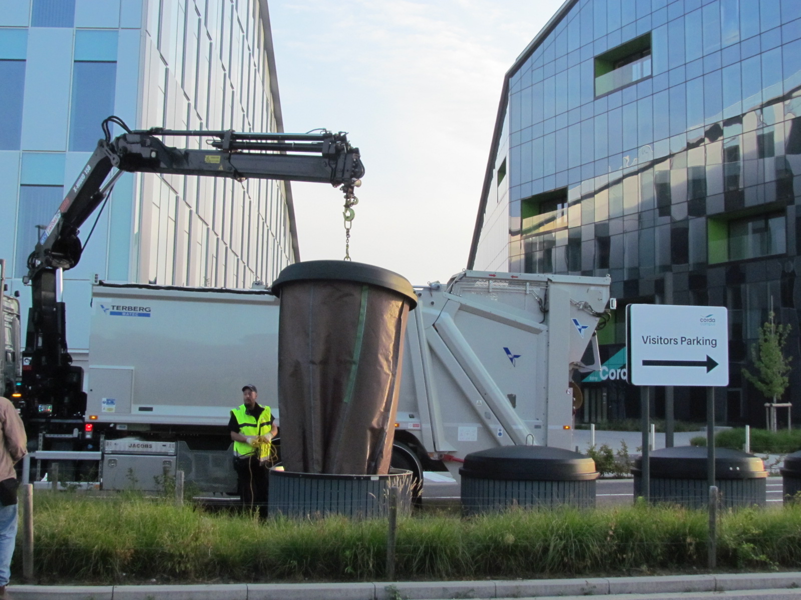 Lediging van een ZBin semi-ondergrondse container 2